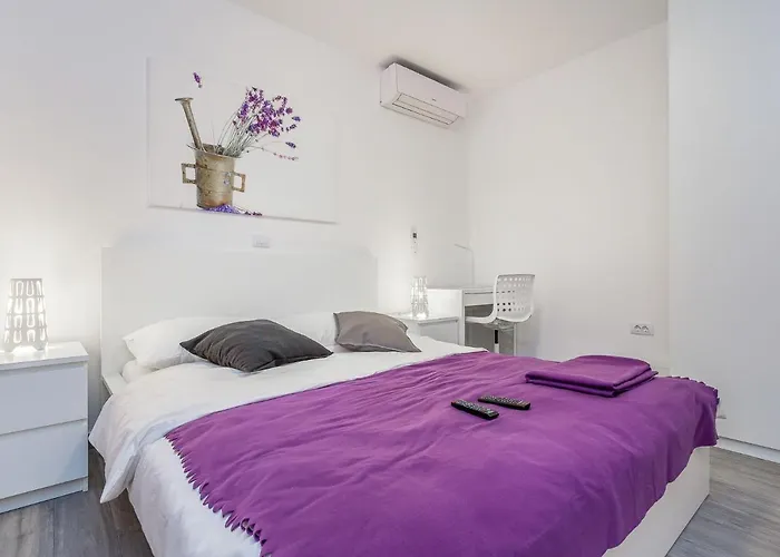 Vikendica In Near Pula